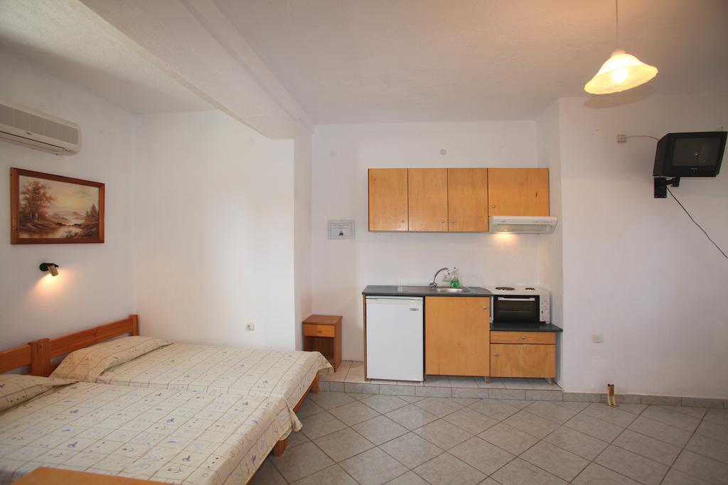 Alexandros Rooms & Studios سكوبيلوس تاون الغرفة الصورة